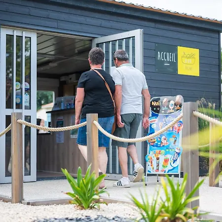 Prestige 19 Piscine Partagee Kemping Saint-Gervais (Vendee)