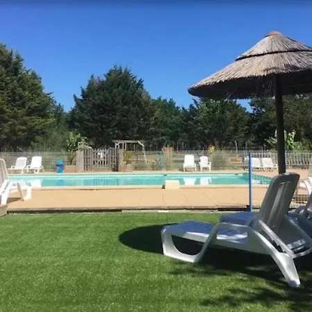 Prestige 19 Piscine Partagee * Saint-Gervais (Vendee)