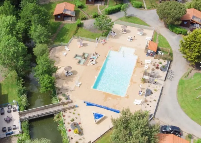 Prestige 19 Piscine Partagée