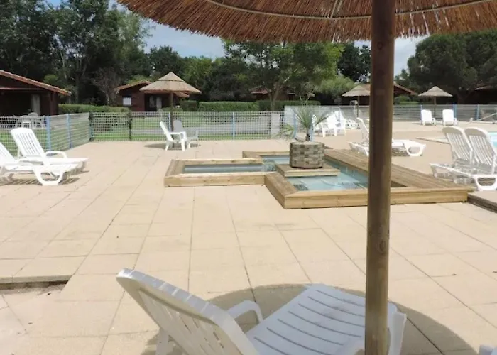 Prestige 19 Piscine Partagee Kamp alanı